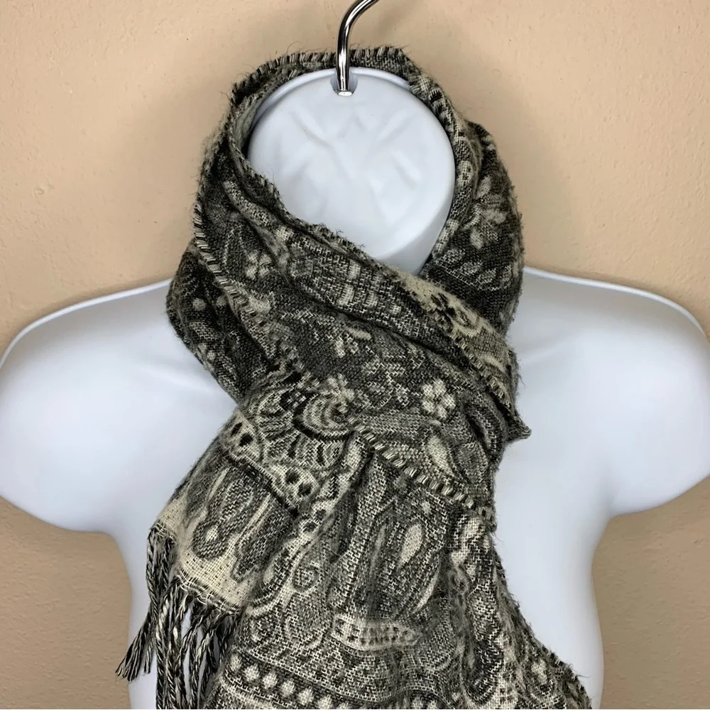V. FRAAS grey white
